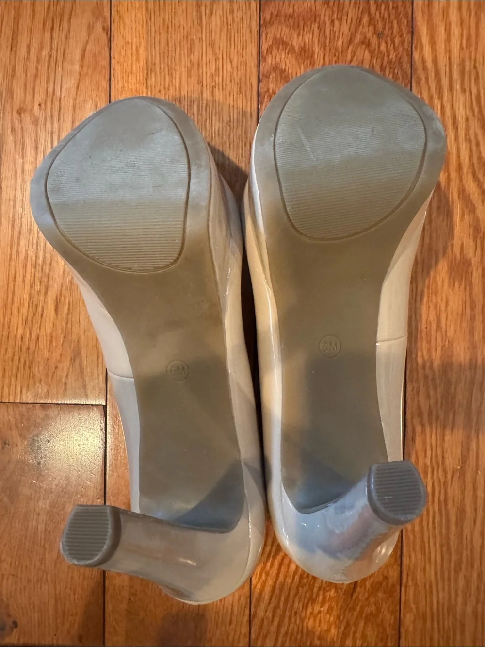G by GUESS Winna Nude Patent Platform Heels Pumps | Size 6 Like New